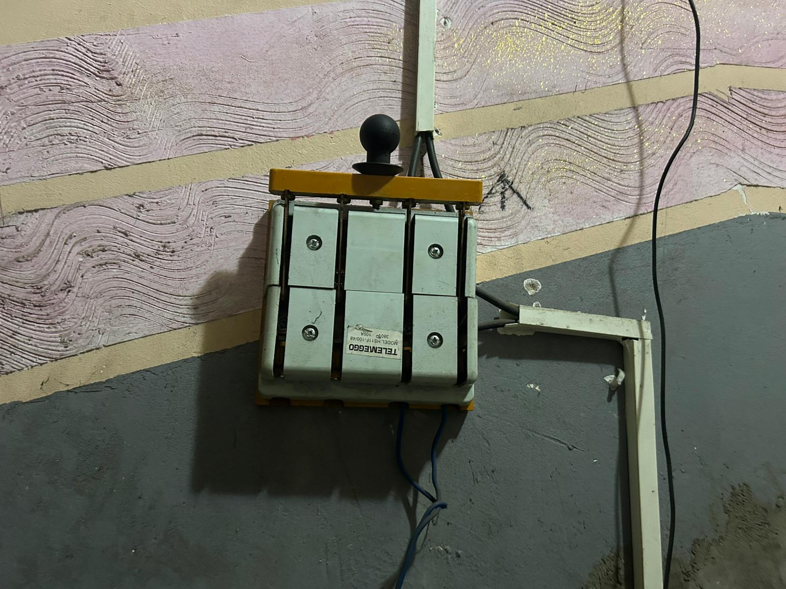Commutateur électrique manuel